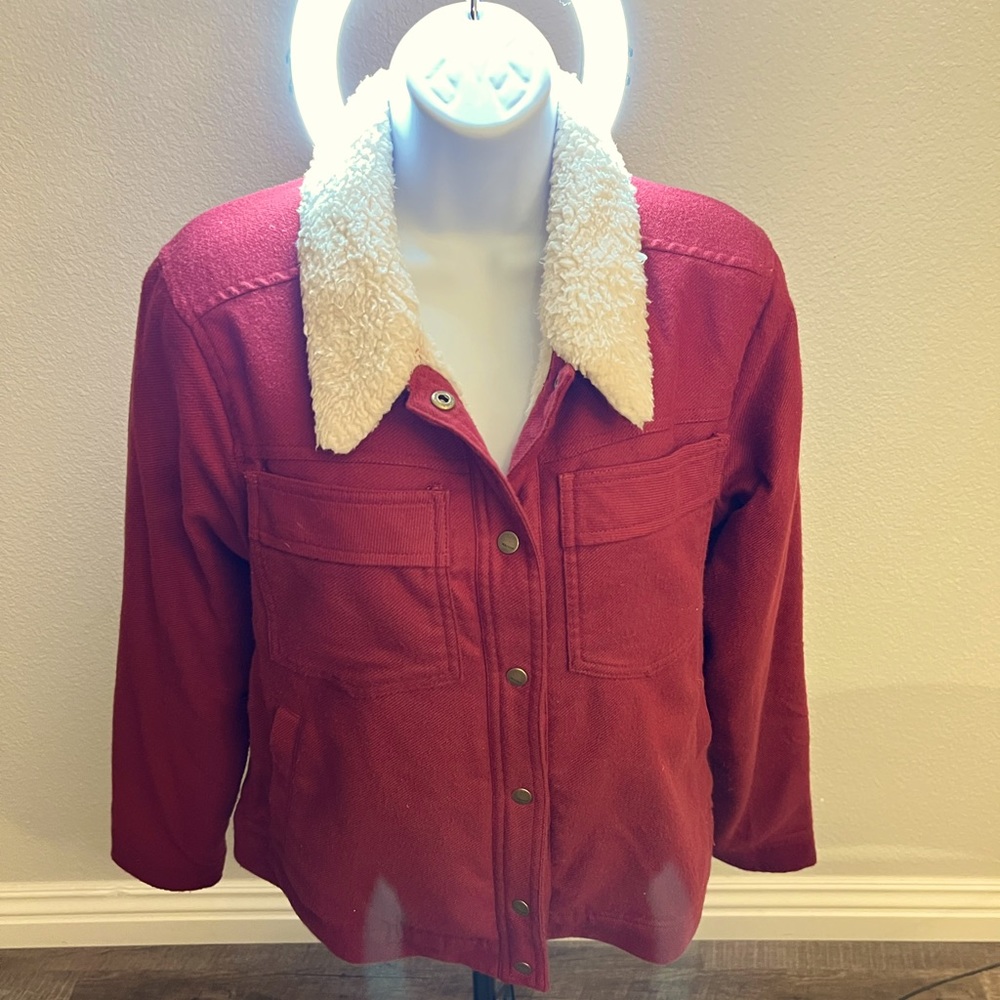 Beautiful and soft, maroon marmot jacket.color: Burgundy